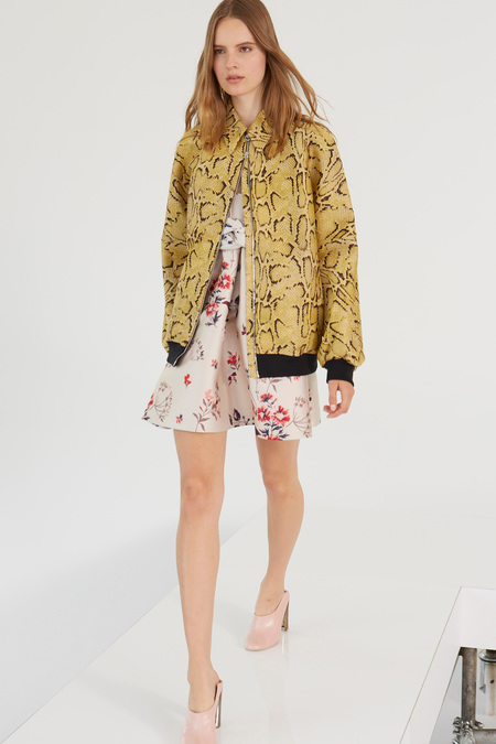 Stella_McCartney_004_1366.450x675