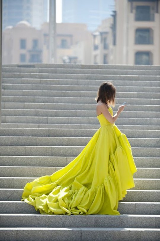 Yellow gown on stepsvia celebinspire tumblr